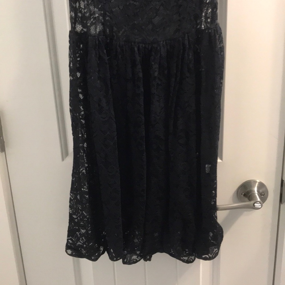 Black lace dress - Picture 3 of 4